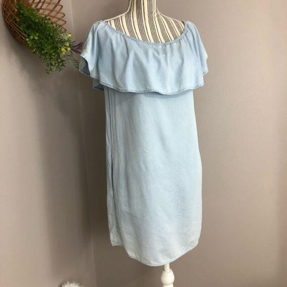 3/$25 Altar’d State Xs chambray off shoulder dress - Picture 2 of 6